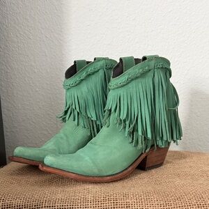 LIBERTY Black Green Fringe Ankle Booties Western, cowgirl boot, like NEW